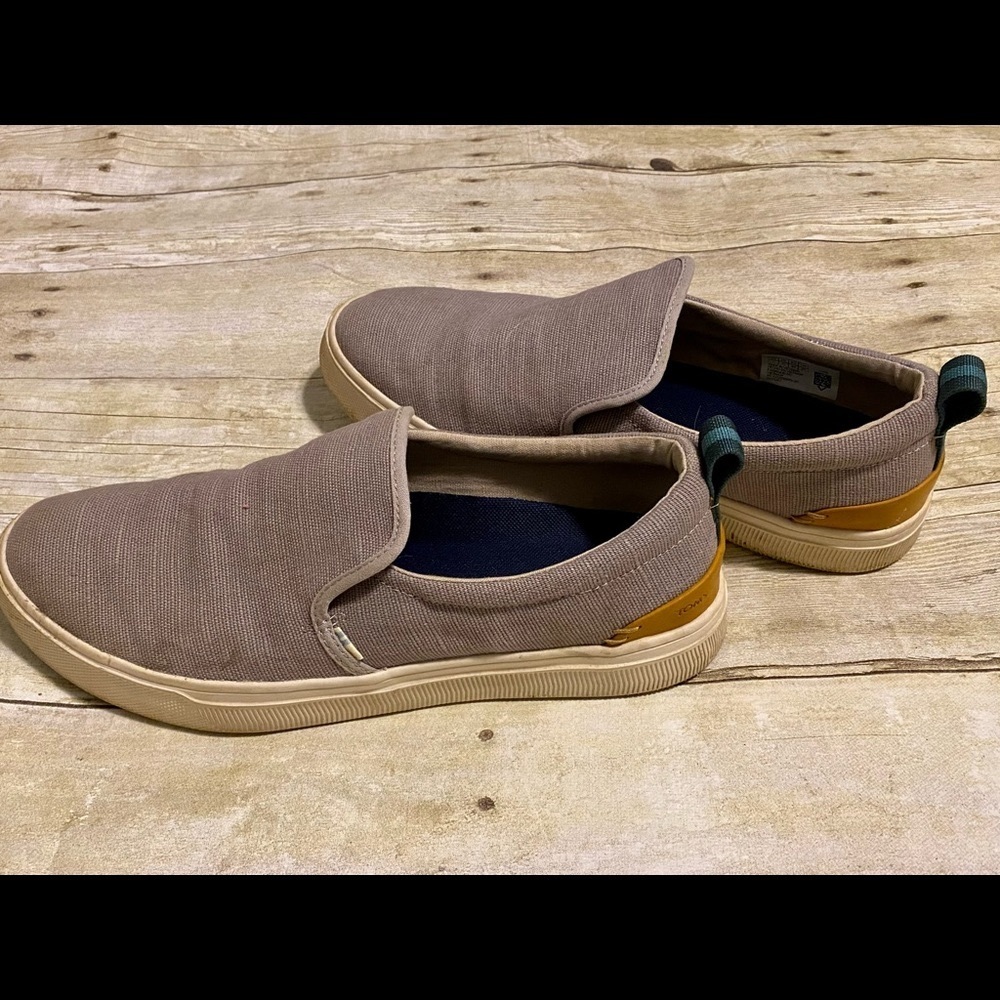 Tom’s gray slip-ons - Size 11 - Great for spring!